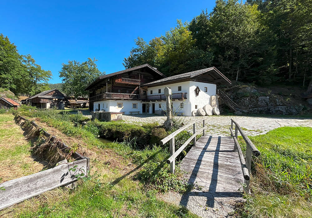 das-dreiburgensee-museumsdorf-ansicht-2