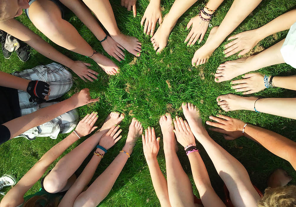 das-dreiburgensee-seminare-galerie-team-im-gruenen